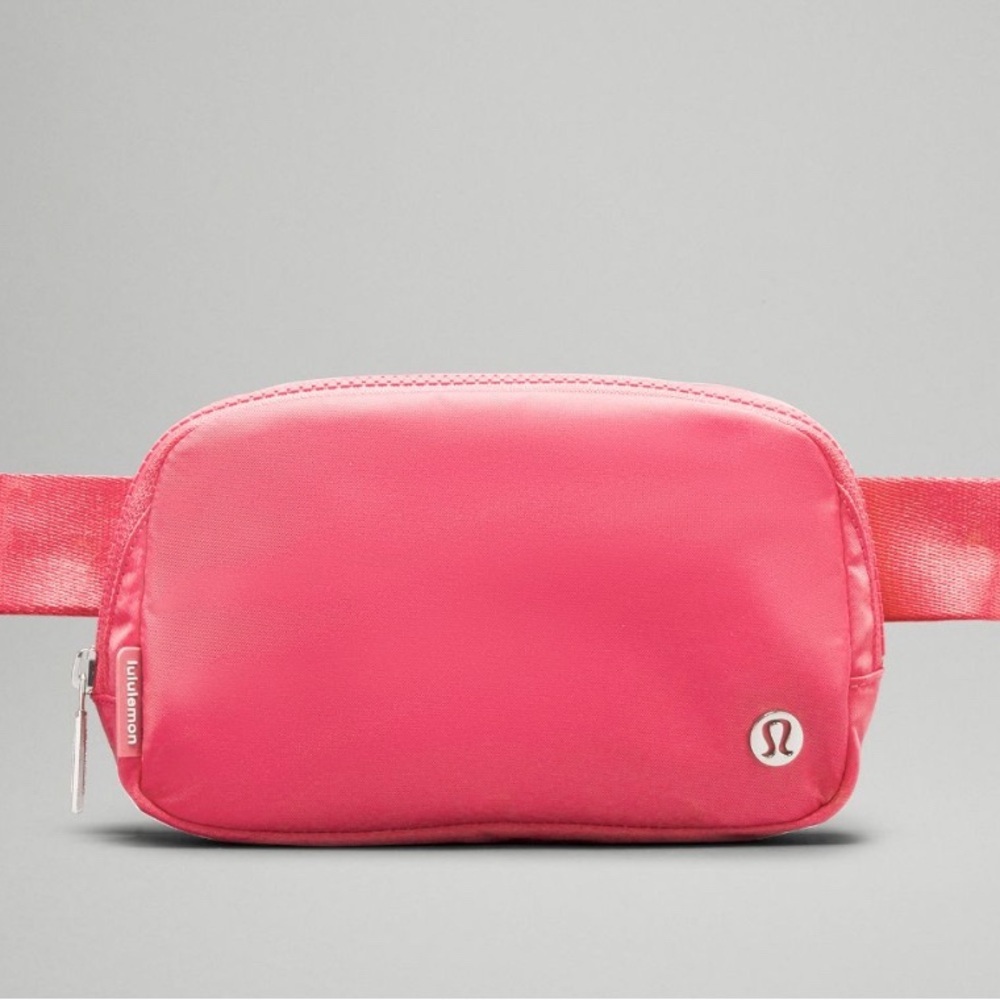 LULULEMON BELT BAG!! only used twice great condition